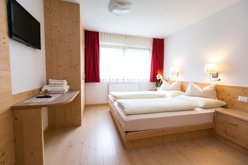 Appartamenti Genziana La Villa  Room photo